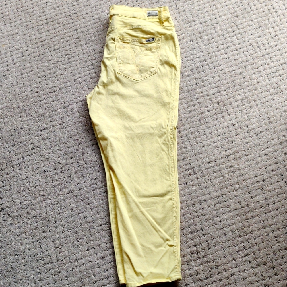 NWOT soft Seven7 high rise skinny crop yellow jeans